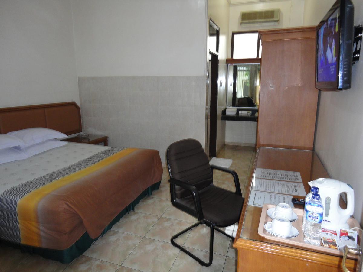Langensari Hotel Чиребон Экстерьер фото
